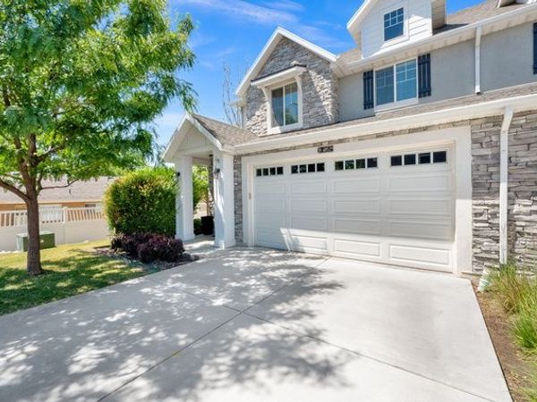 332 W PAGES LN , Bountiful, UT 84010