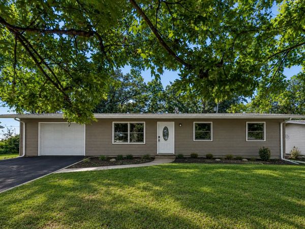 504 Robyn Road , Valparaiso, IN 46385
