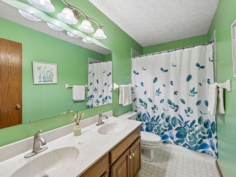 699 Ridenour Road , Gahanna, OH 43230 Photo 25