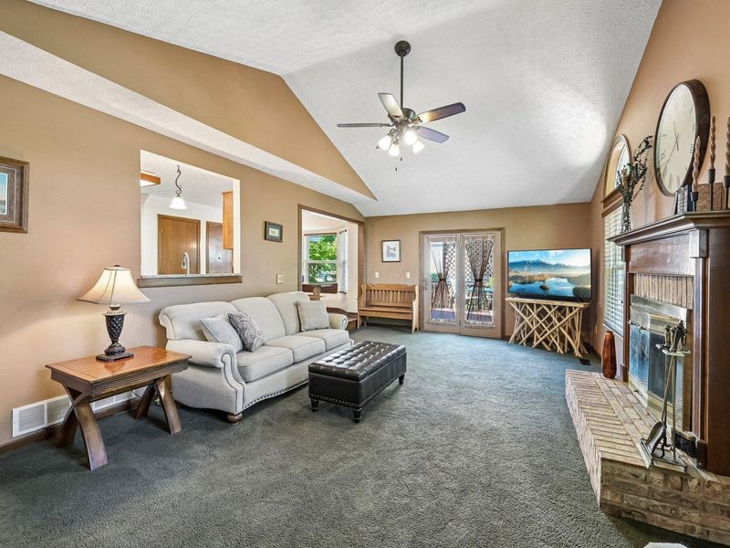 699 Ridenour Road , Gahanna, OH 43230 Photo 9