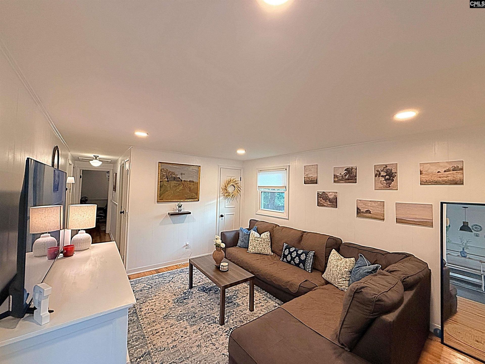 338 NW Mccormick Street  Photo 4
