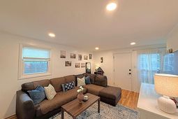 338 NW Mccormick Street  photo 4