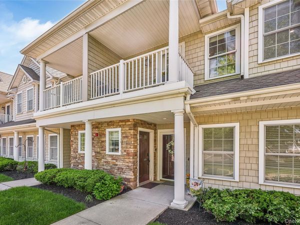 32 Della Drive , West Babylon, NY 11704