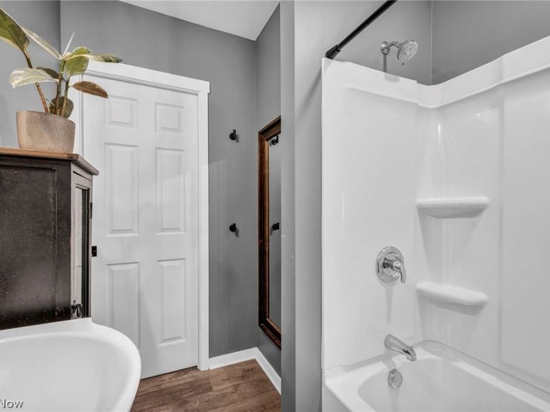 2834 W Wallings Road , Broadview Heights, OH 44147 Photo 19