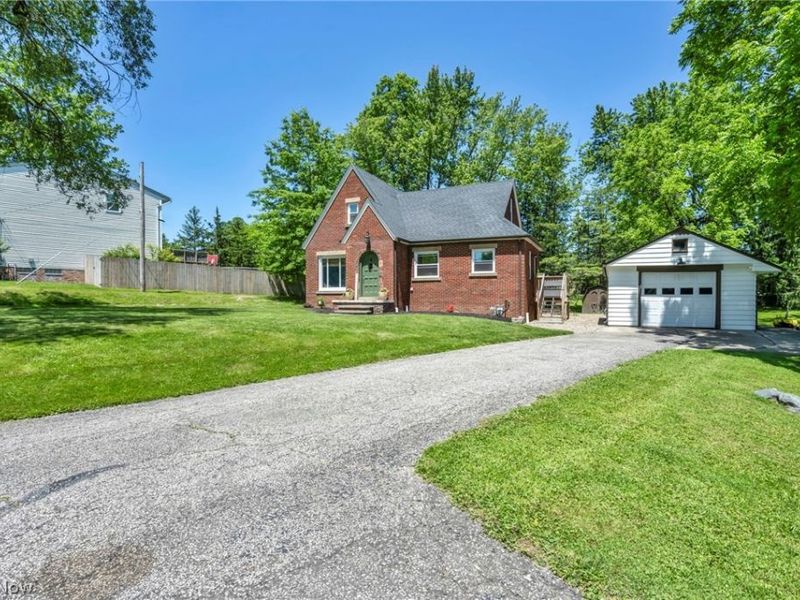 2834 W Wallings Road , Broadview Heights, OH 44147 Photo 3