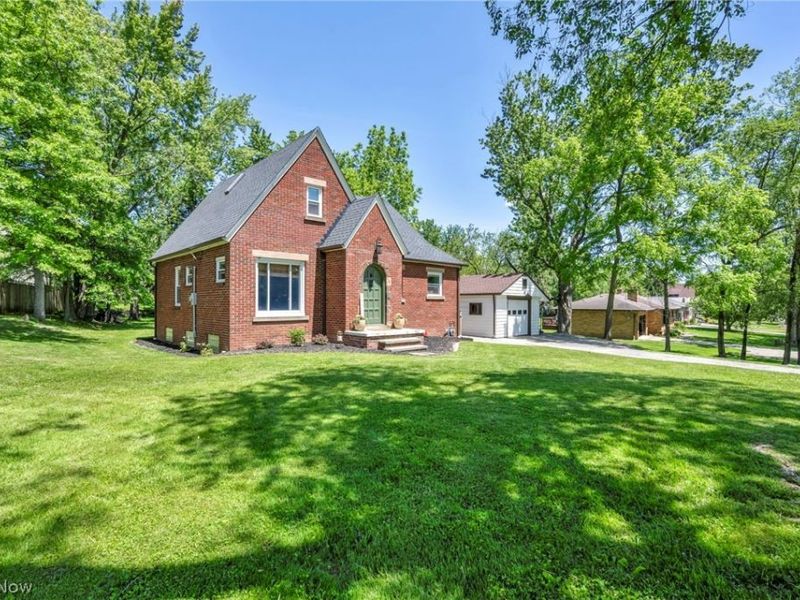 2834 W Wallings Road , Broadview Heights, OH 44147 Photo 4