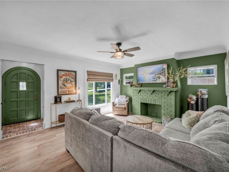 2834 W Wallings Road , Broadview Heights, OH 44147 Photo 6