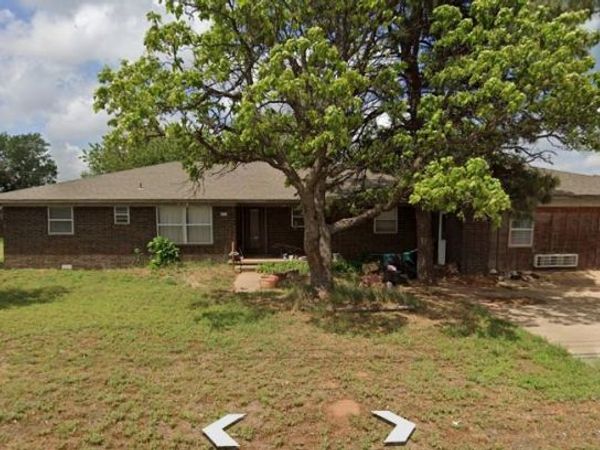 2221 E Davis Road, Weatherford, OK 73096