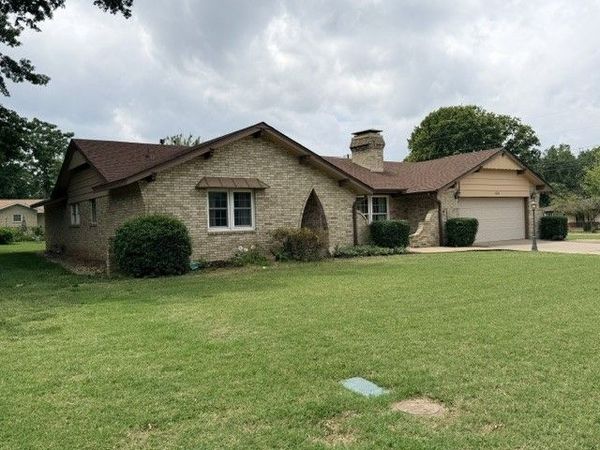 424 Jones Street , Siloam Springs, AR 72761