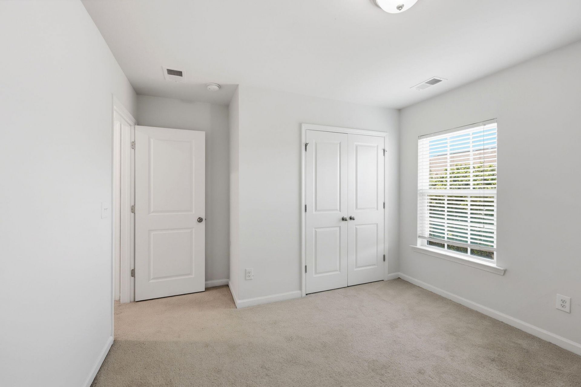 359 Bradley Bend Drive Photo 25