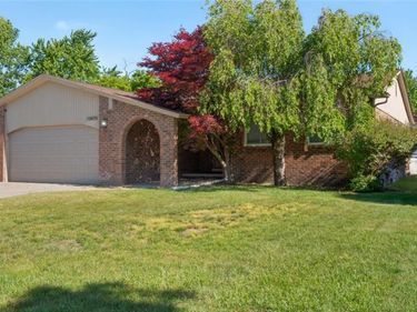 13979 Biscayne Drive, Sterling Heights, MI 48313