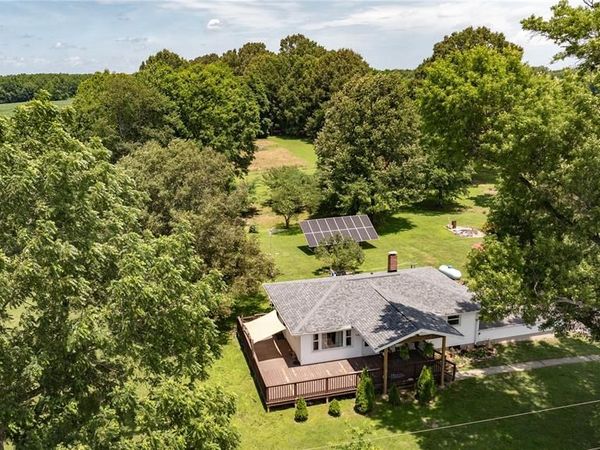 9480 Battleford Road, Stonefort, IL 62987