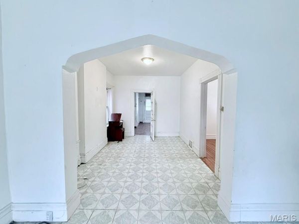 4176 Newport Court, St Louis, MO 63116
