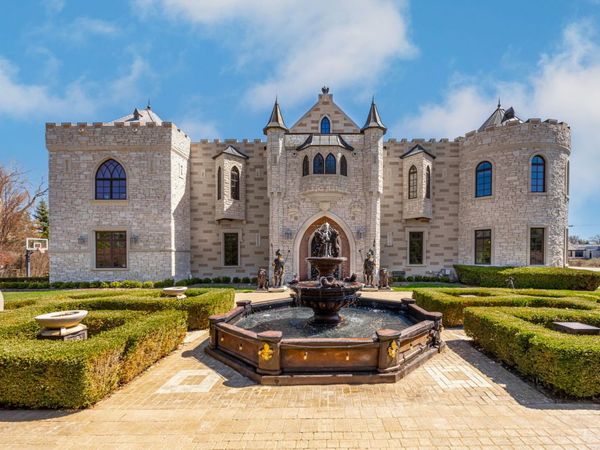 3015 Lincoln Road , Oak Brook, IL 60523