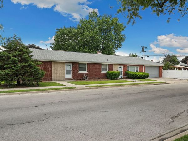 8900 S Utica Avenue , Evergreen Park, IL 60805