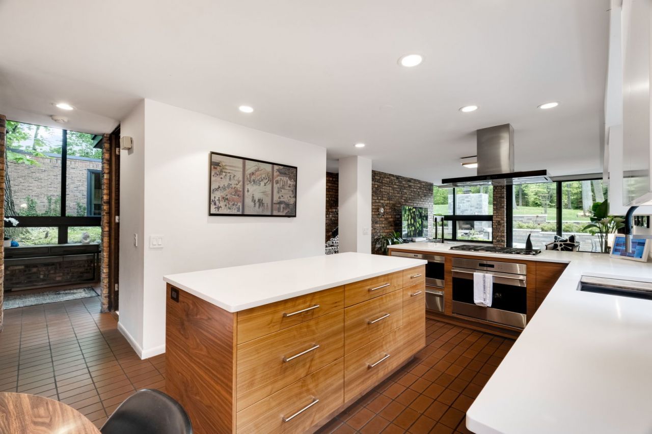 3290 Brook Road, Highland Park, IL 60035 Main Photo