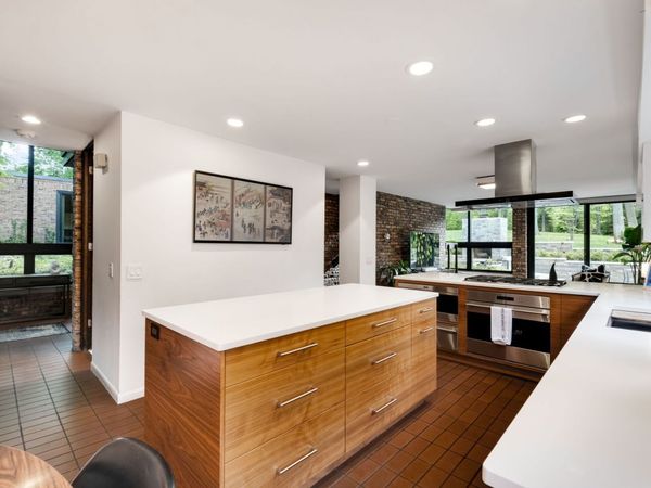 3290 Brook Road, Highland Park, IL 60035