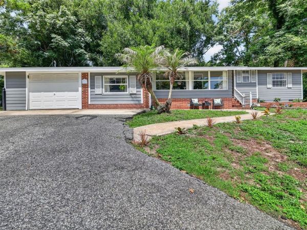 1811 HILLTOP DRIVE , MOUNT DORA, FL 32757