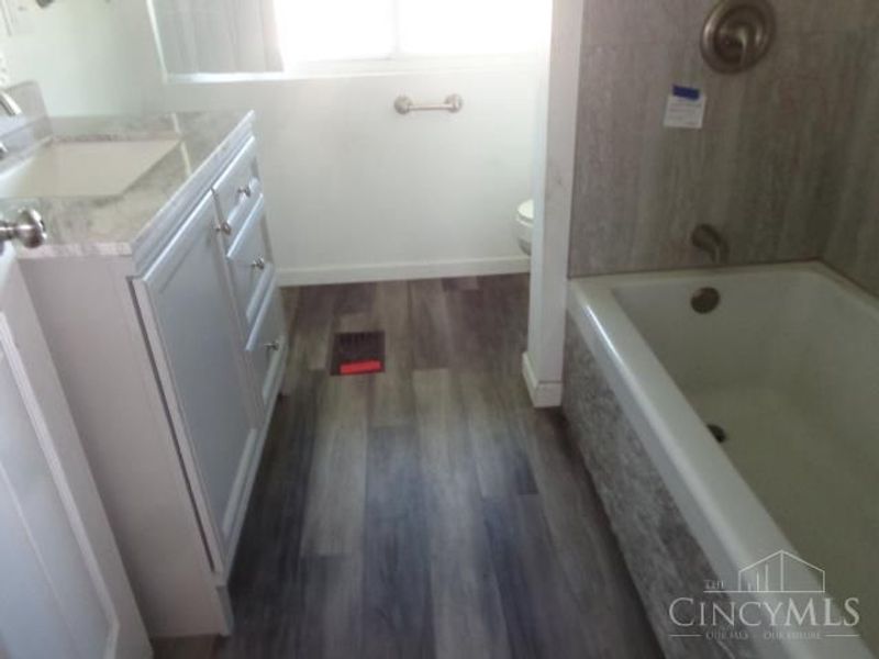 2632 W Riverview Avenue, Dayton, OH 45402 Photo 3