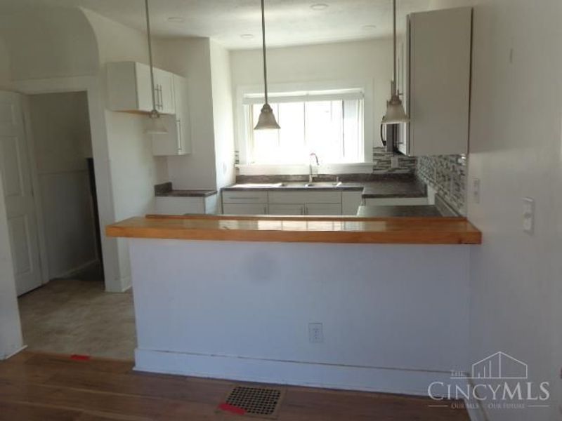 2632 W Riverview Avenue, Dayton, OH 45402 Photo 9