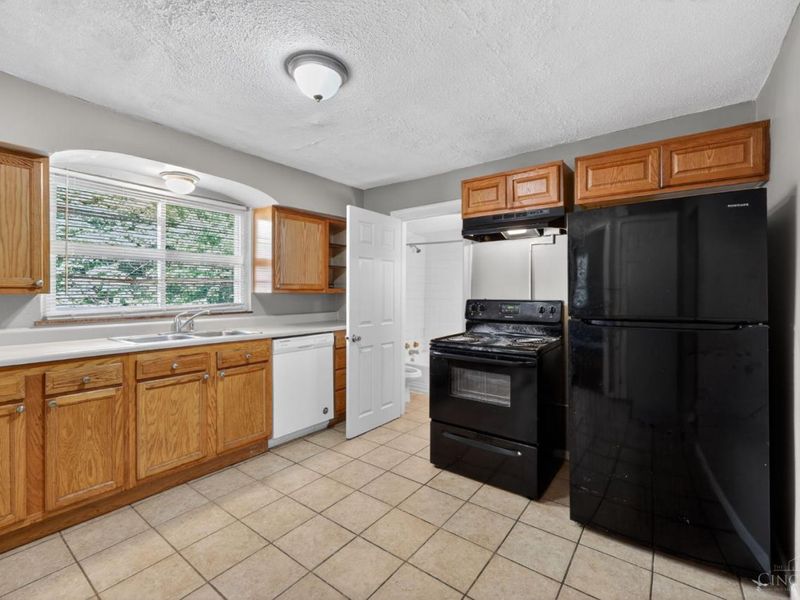2484 Montana Avenue, Cincinnati, OH 45211 Photo 10