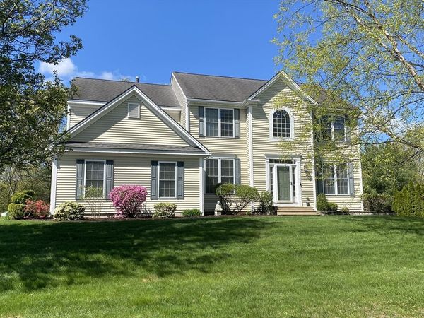 21 Seaver Farm Ln, Grafton, MA 01560