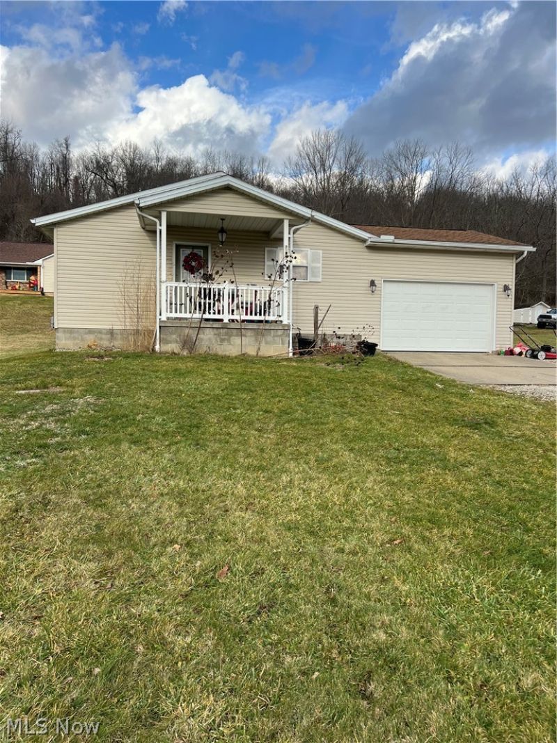 2215 Hilliard Drive, Midvale, OH 44653 Main Photo