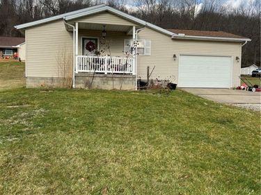 2215 Hilliard Drive, Midvale, OH 44653