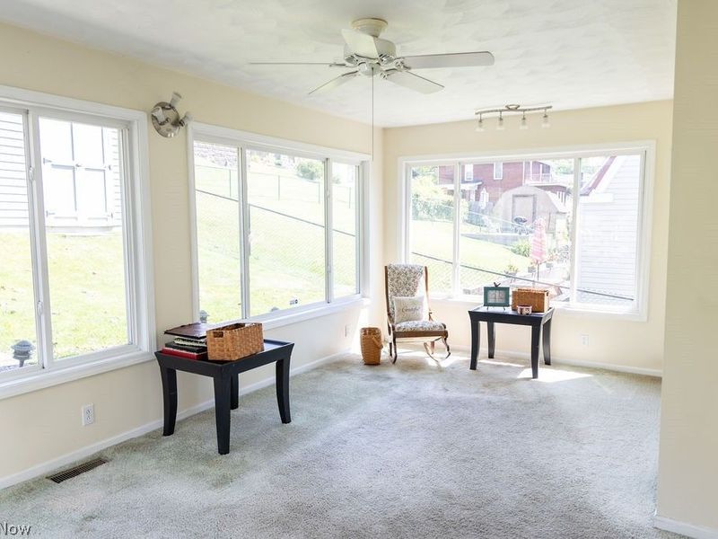 8 Driggs Lane, Bridgeport, OH 43912 Photo 10