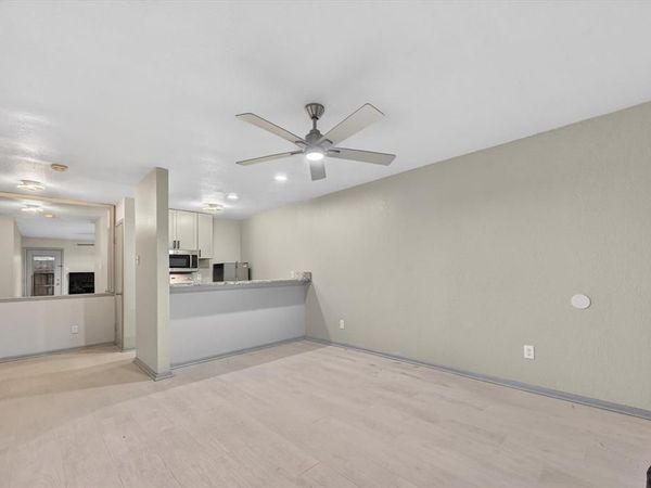 1810 N Garrett Avenue , Unit 124, Dallas, TX 75206