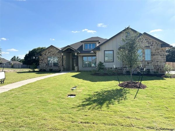 1032 Queen Elizabeth Drive , McGregor, TX 76657