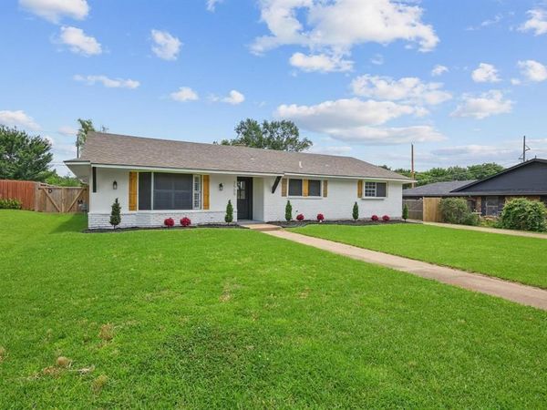 2505 Meadows Lane , Sherman, TX 75092
