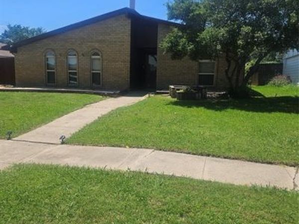 5044 Crawford Drive, The Colony, TX 75056