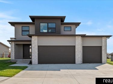 202 Augusta Drive, Treynor, IA 51576