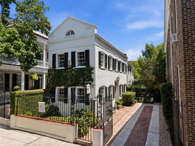 35 Wentworth Street, Charleston, SC 29401