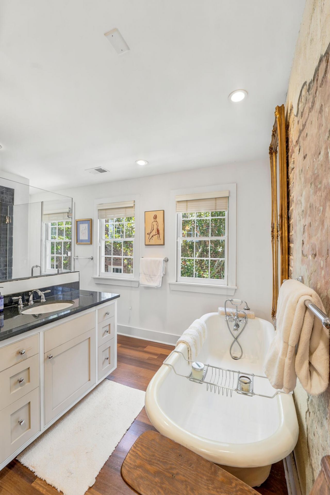 35 Wentworth Street Photo 36