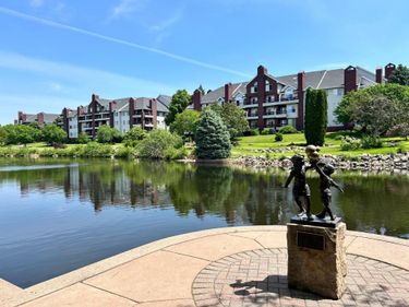 7400 Edinborough Way, Unit 5103, Edina, MN 55435
