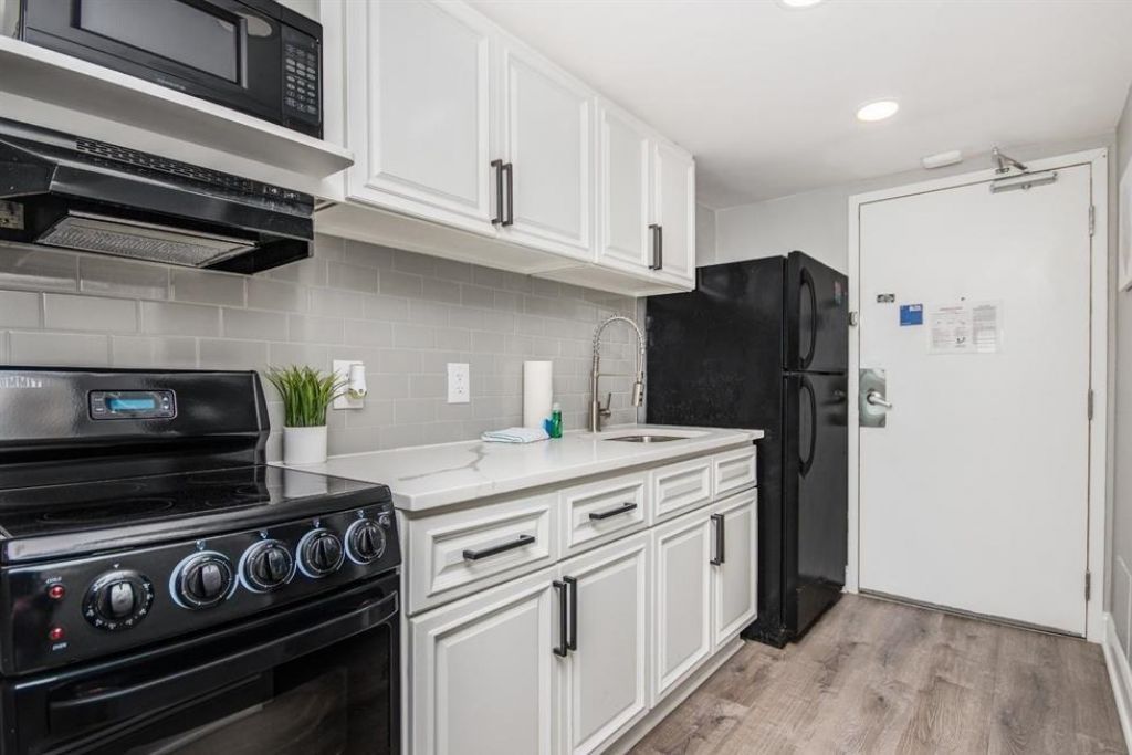2401 S Ocean Blvd. Photo 8