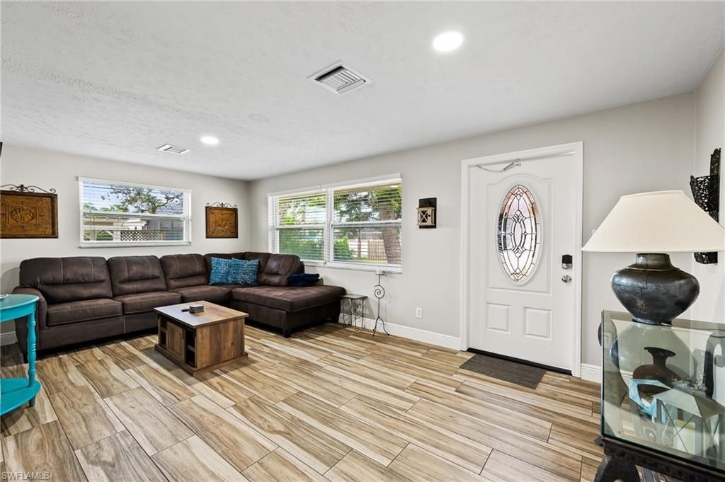 668 97th Ave N, Naples, FL 34108 Photo