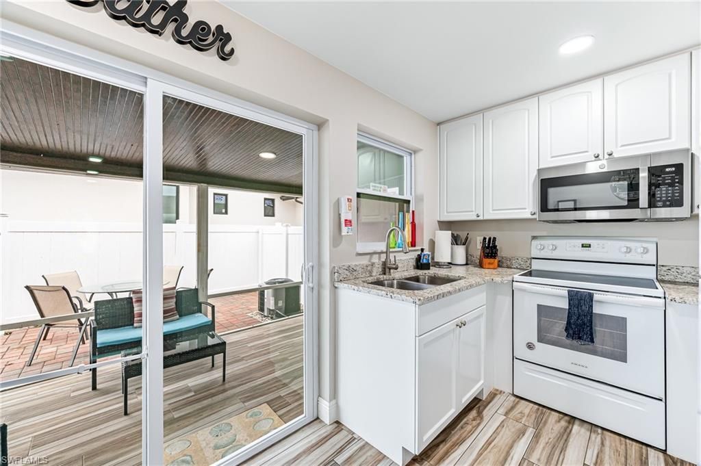 668 97th Ave N, Naples, FL 34108 Photo