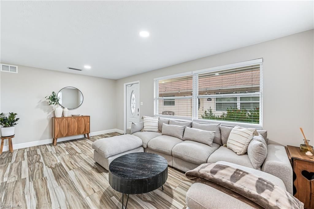 668 97th Ave N, Naples, FL 34108 Photo