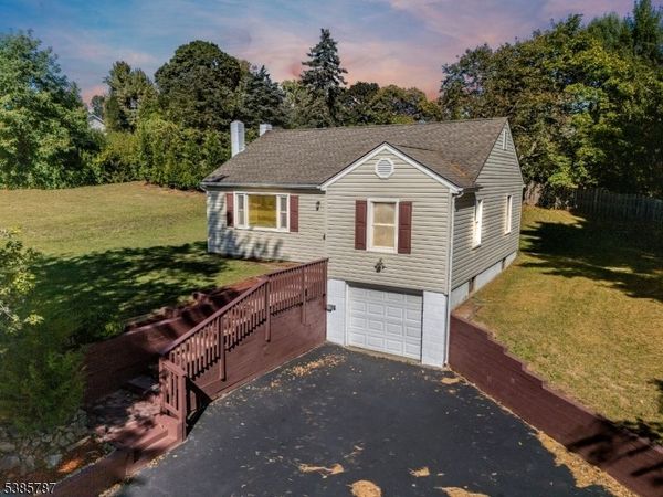 4 Lingert Ave, Clinton, NJ 08809