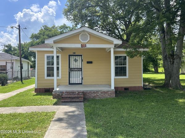 618 Avenue J , Greenwood, MS 38930