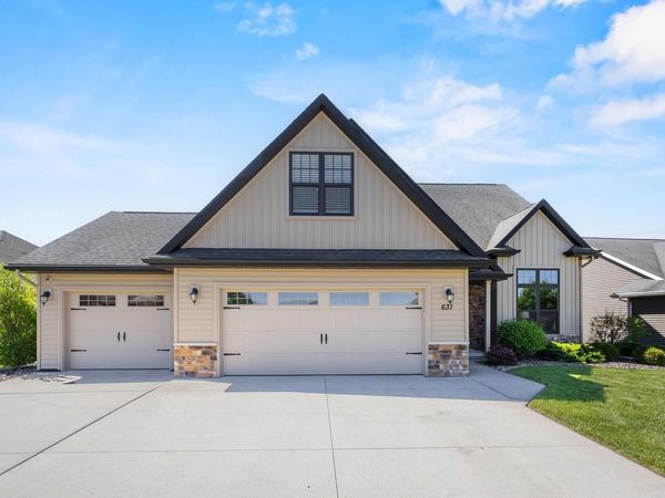 631 PEBBLESTONE CIRCLE, Hobart, WI 54155