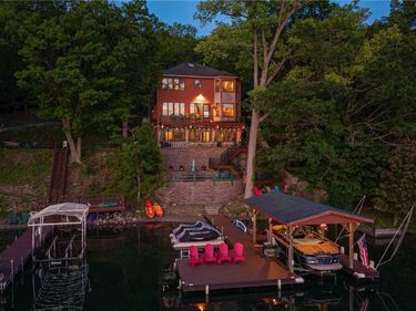 4930 W Bluff Drive, Keuka Park, NY 14478