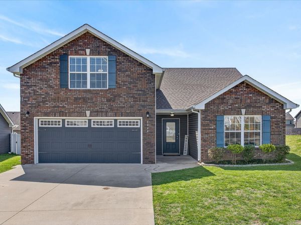 1044 Charles Thomas Dr , Clarksville, TN 37042