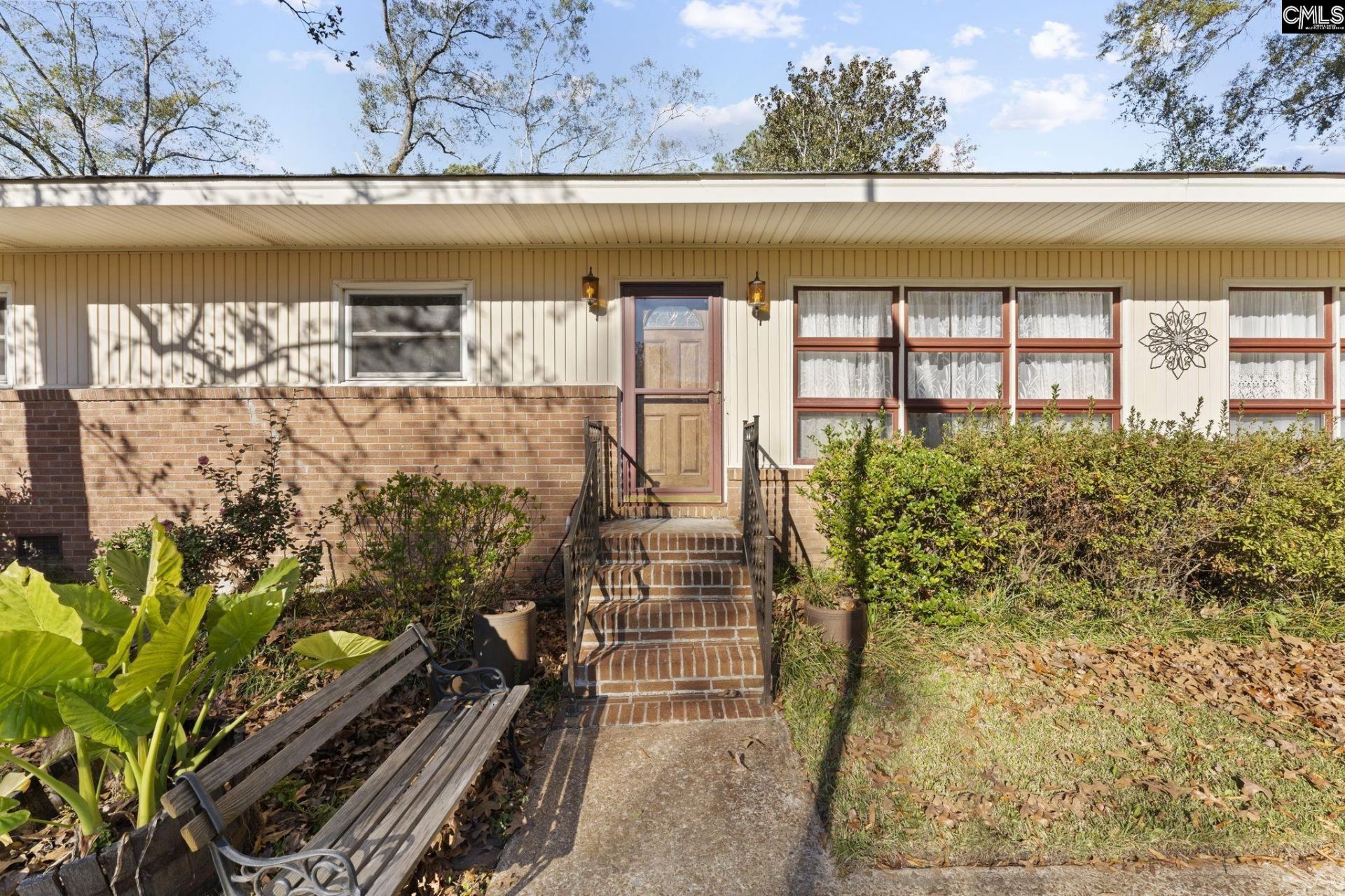 1115 Gardendale Drive  Photo 4