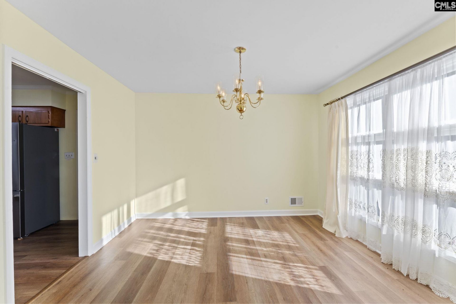 1115 Gardendale Drive  Photo 9
