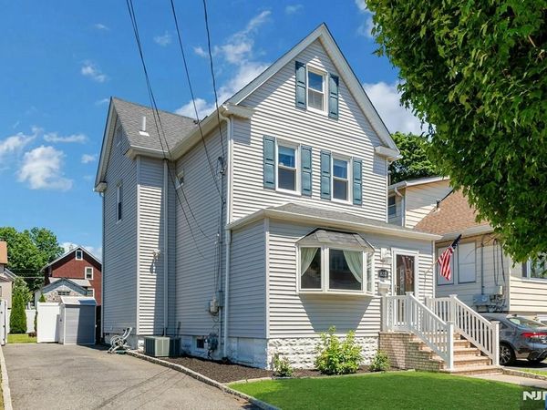 633 Lake Avenue, LYNDHURST, NJ 07071
