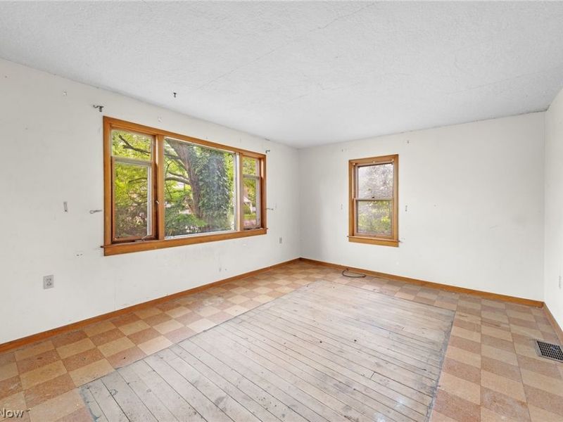 70 W 5th Street , Berea, OH 44017 Photo 12